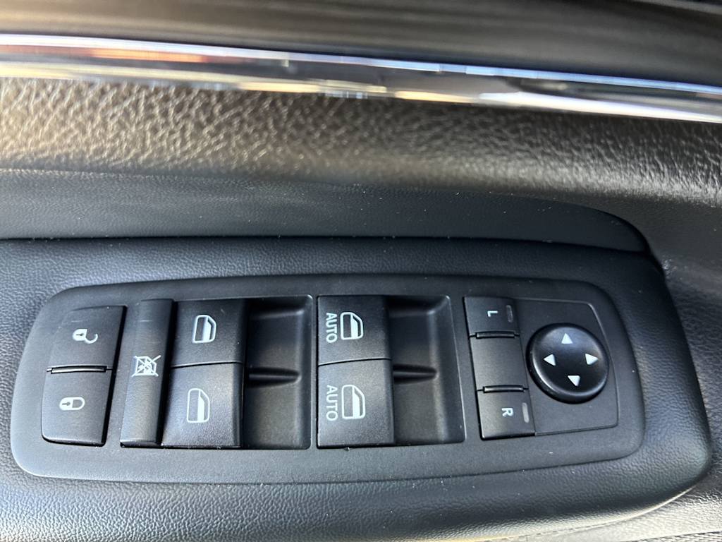 Thumbnail: 2021 Jeep Grand Cherokee - 21