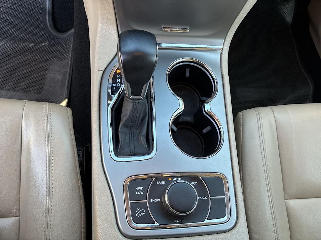 Thumbnail: 2020 Jeep Grand Cherokee - 12