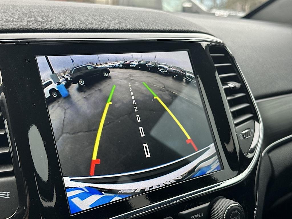 Thumbnail: 2022 Jeep Grand Cherokee - 24