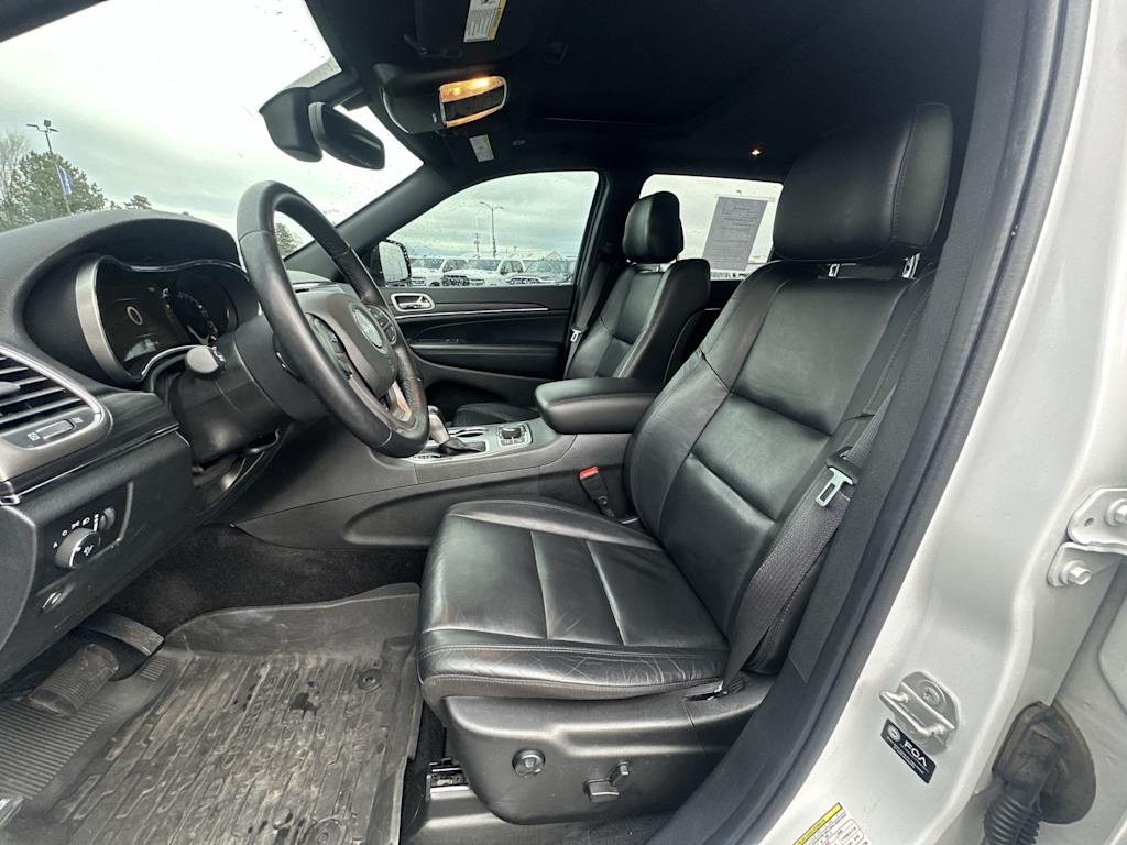 Thumbnail: 2022 Jeep Grand Cherokee - 8