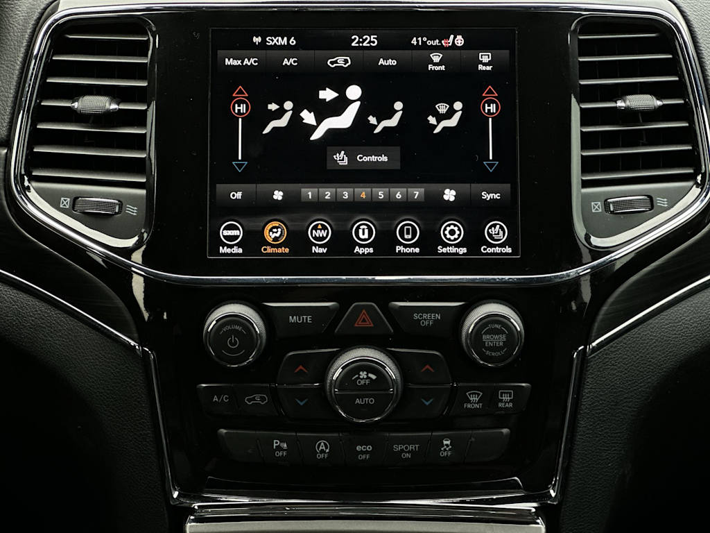 Thumbnail: 2022 Jeep Grand Cherokee - 22