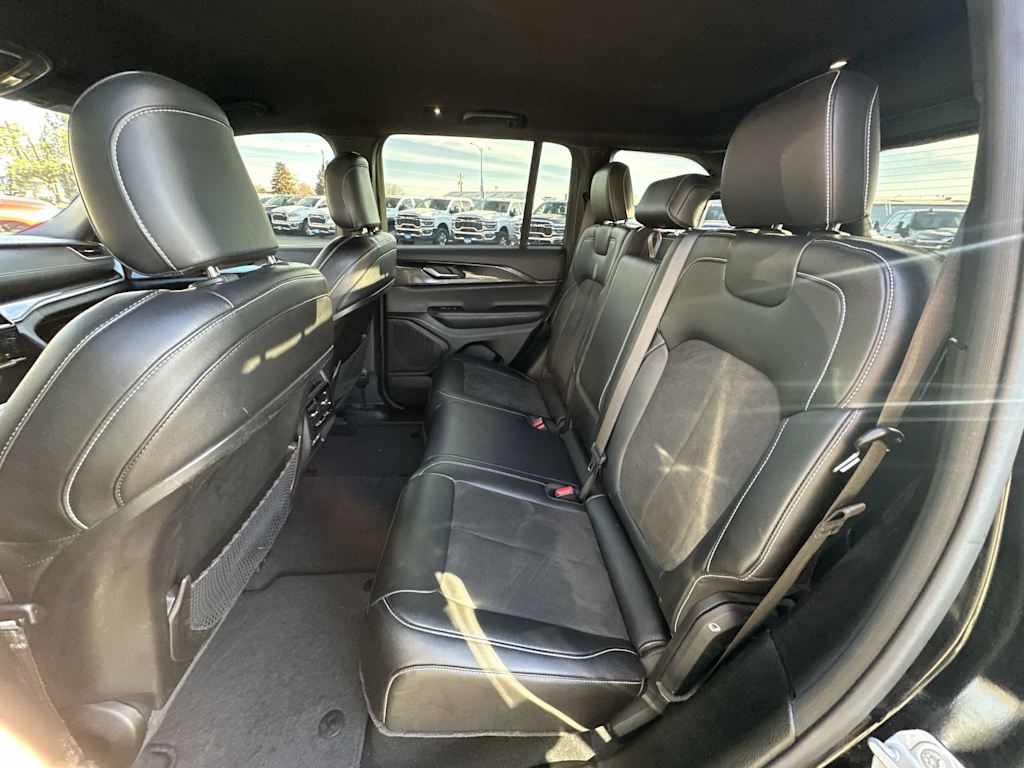 Thumbnail: 2023 Jeep Grand Cherokee - 9