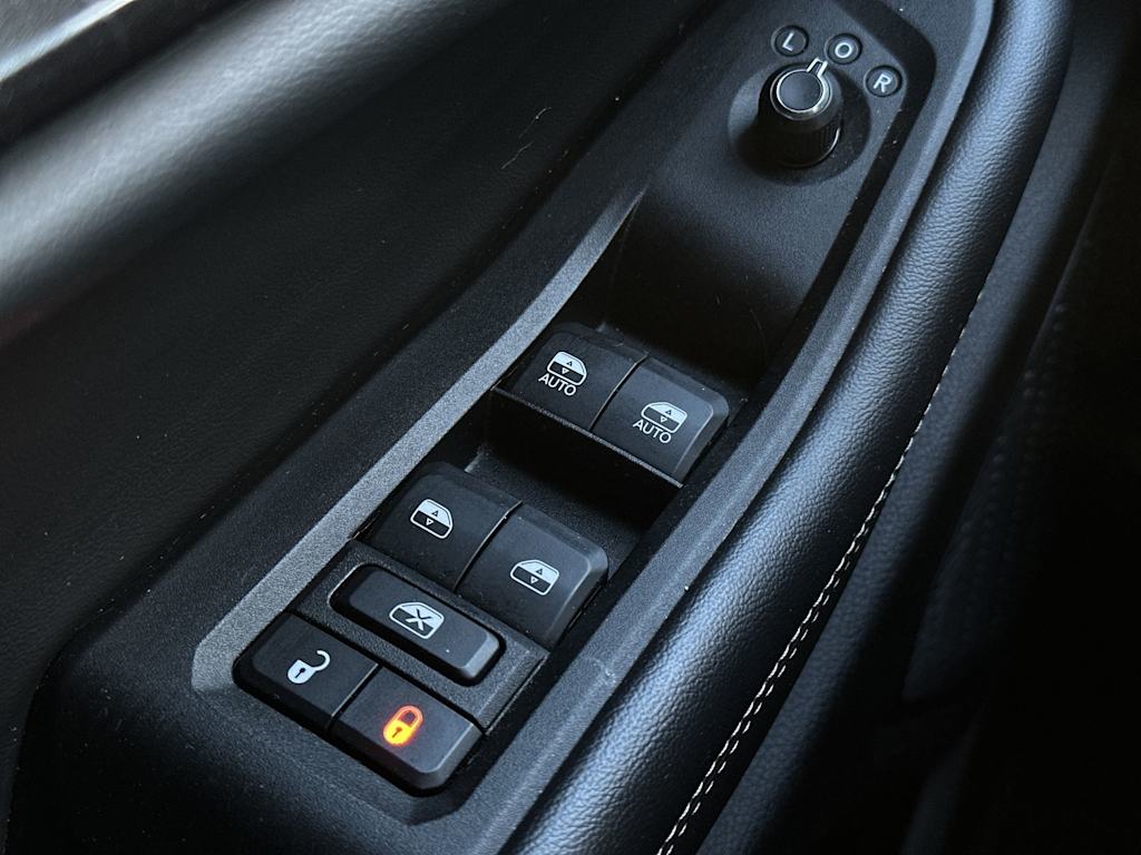 Thumbnail: 2023 Jeep Grand Cherokee - 20