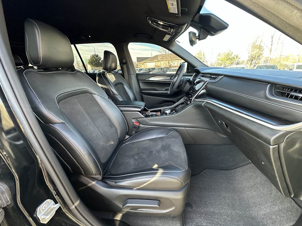 Thumbnail: 2023 Jeep Grand Cherokee - 8