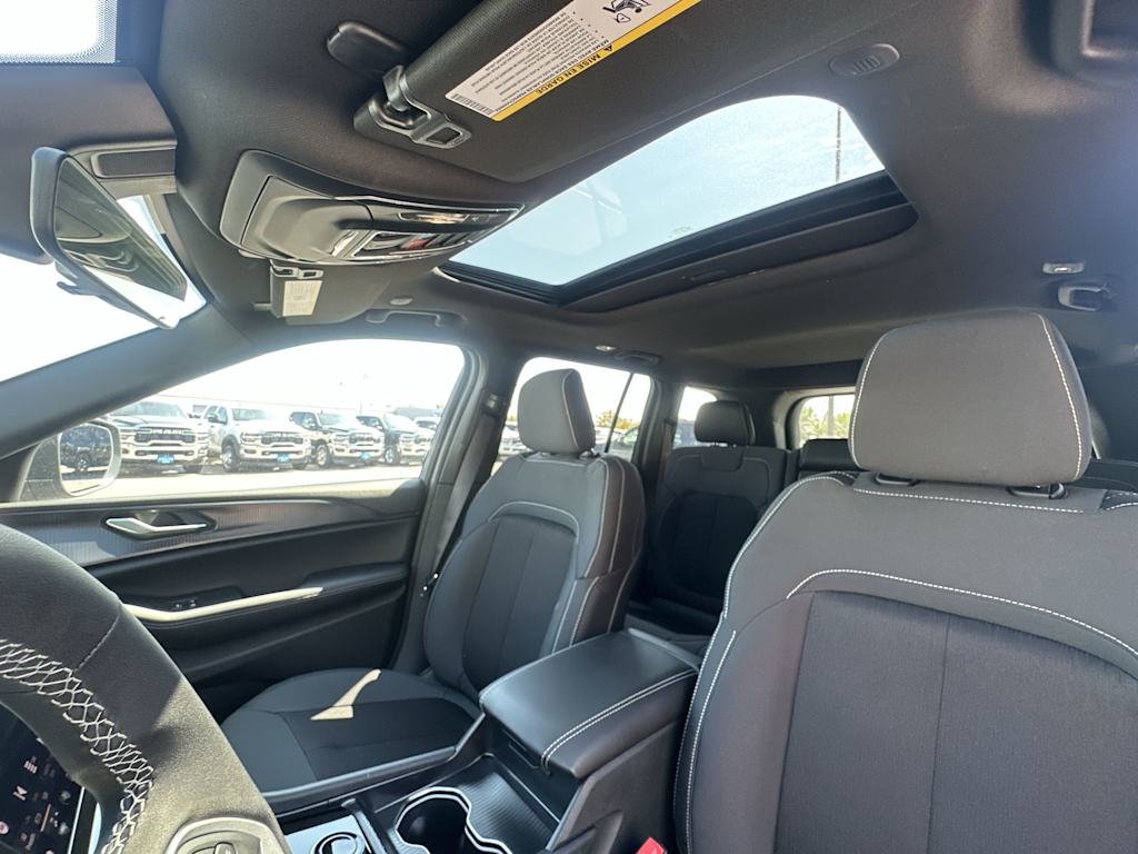 Thumbnail: 2025 Jeep Grand Cherokee - 8