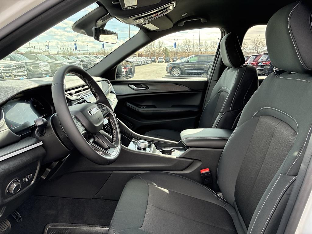 Thumbnail: 2026 Jeep Grand Cherokee - 9