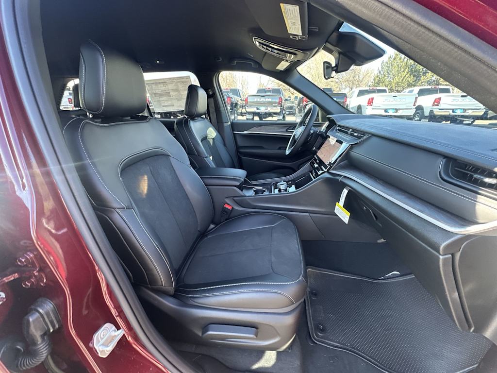 Thumbnail: 2026 Jeep Grand Cherokee - 8