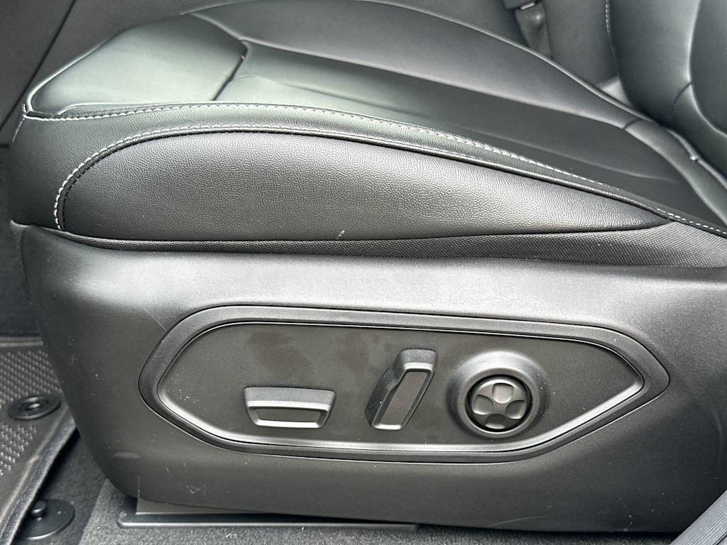 Thumbnail: 2025 Jeep Grand Cherokee - 18