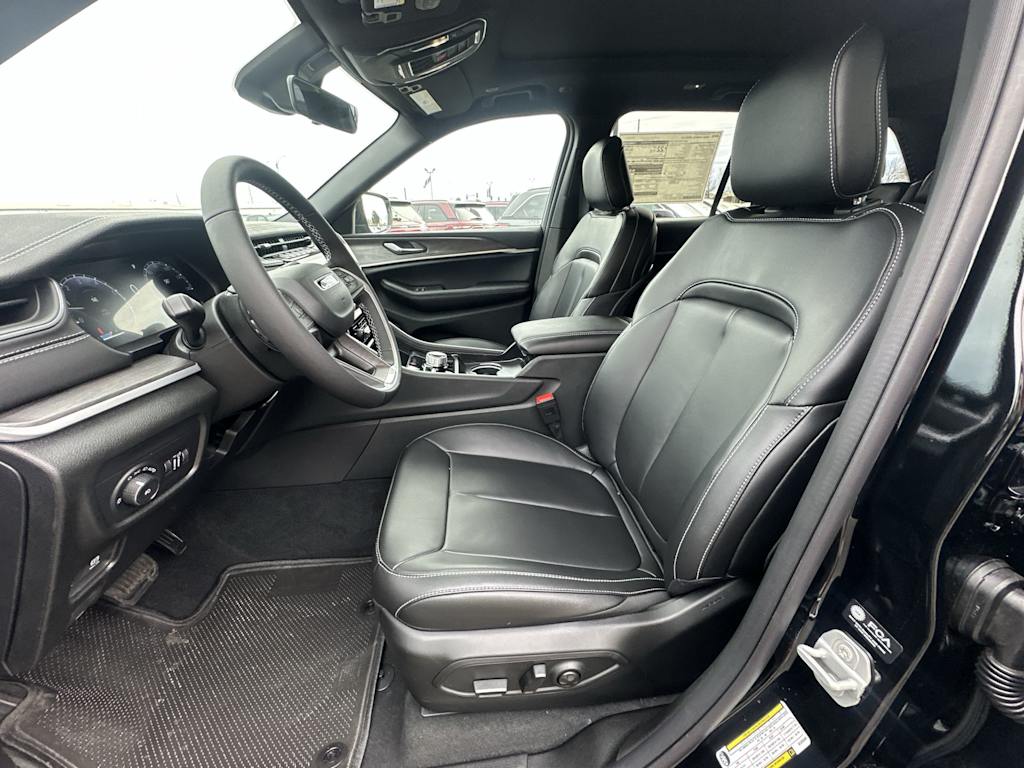 Thumbnail: 2025 Jeep Grand Cherokee - 7