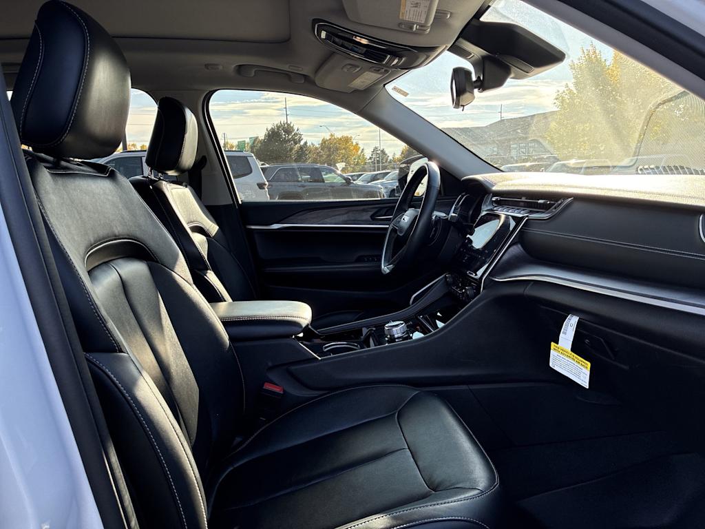Thumbnail: 2022 Jeep Grand Cherokee - 9