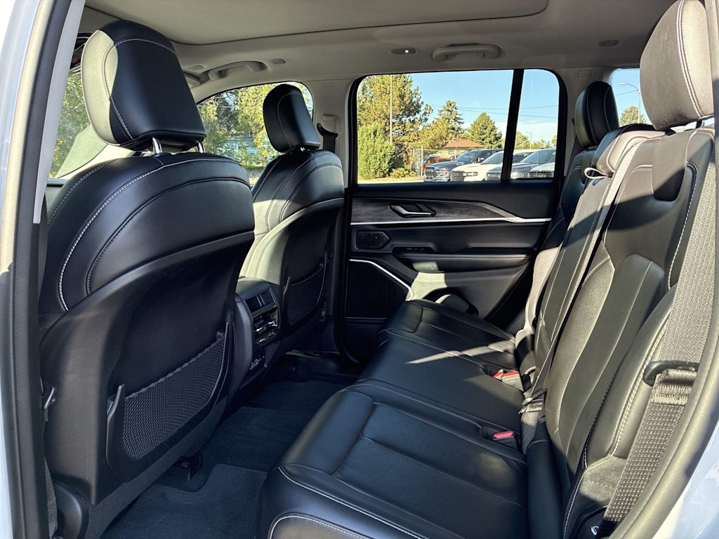 Thumbnail: 2022 Jeep Grand Cherokee - 10