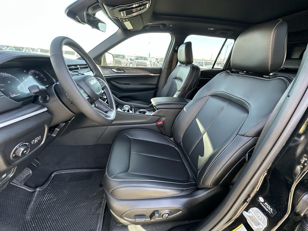 Thumbnail: 2025 Jeep Grand Cherokee - 6