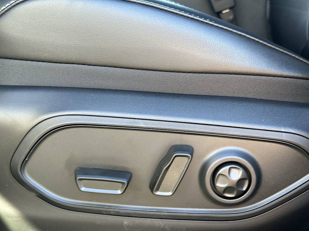 Thumbnail: 2025 Jeep Grand Cherokee - 19