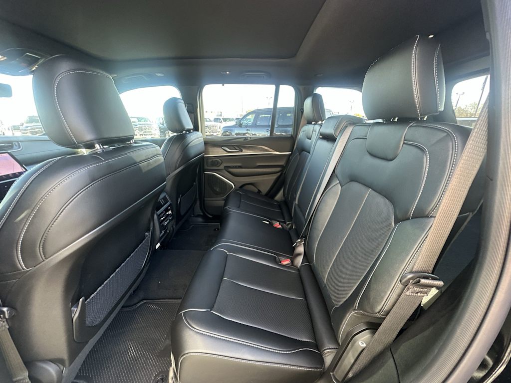 Thumbnail: 2025 Jeep Grand Cherokee - 10