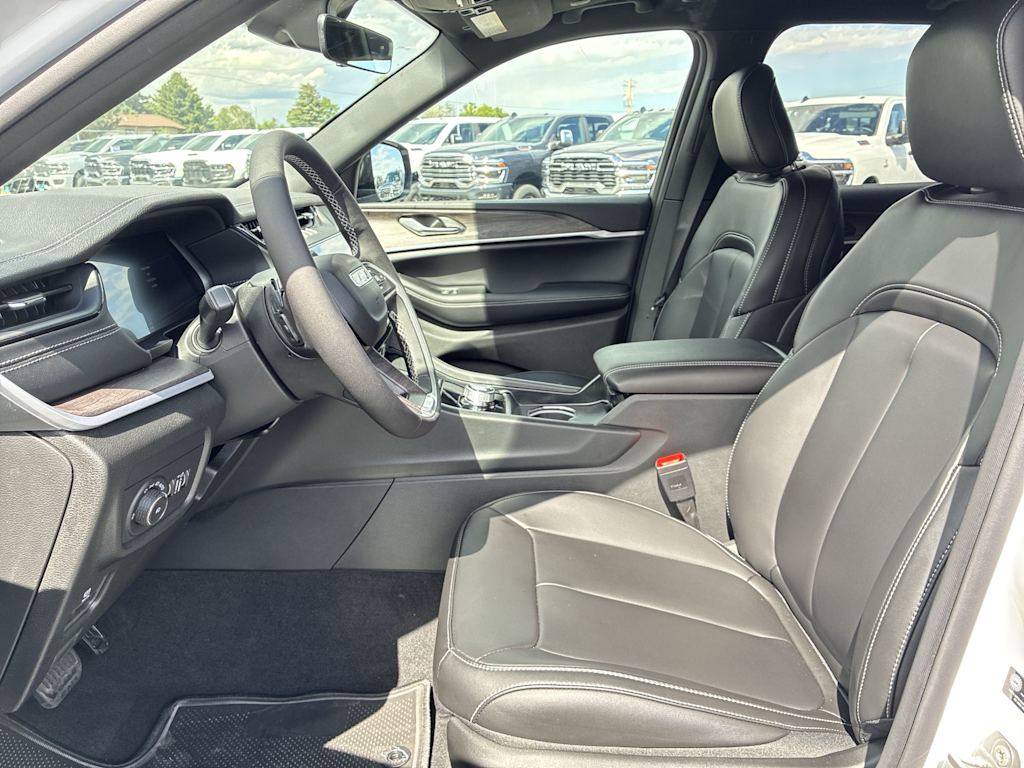Thumbnail: 2026 Jeep Grand Cherokee - 8