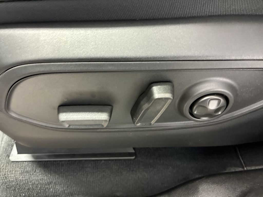 Thumbnail: 2026 Jeep Grand Cherokee - 20