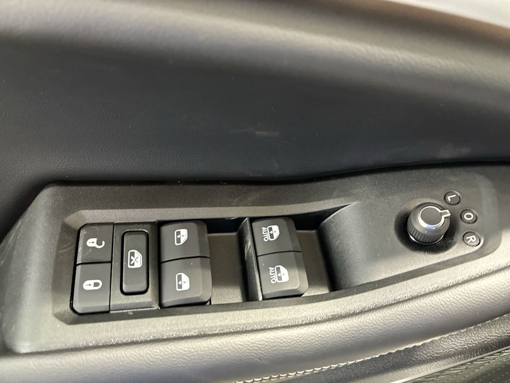 Thumbnail: 2026 Jeep Grand Cherokee - 21