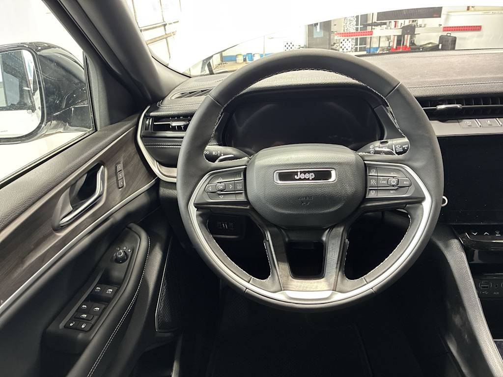 Thumbnail: 2026 Jeep Grand Cherokee - 2