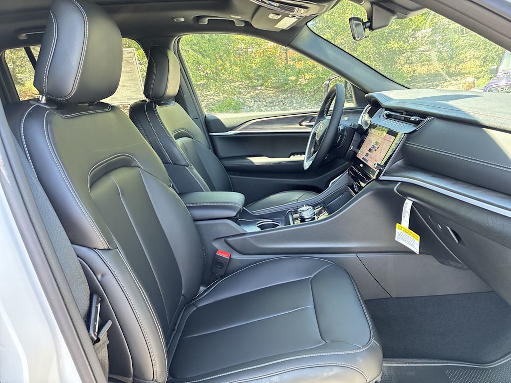 Thumbnail: 2026 Jeep Grand Cherokee - 9