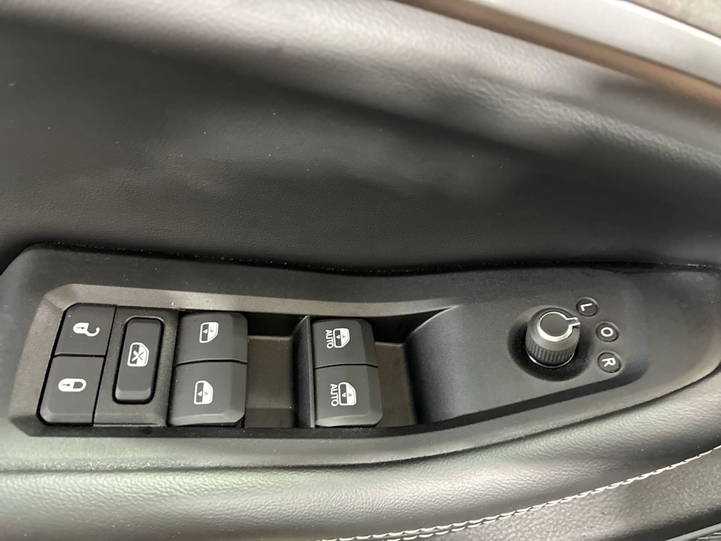 Thumbnail: 2026 Jeep Grand Cherokee - 21