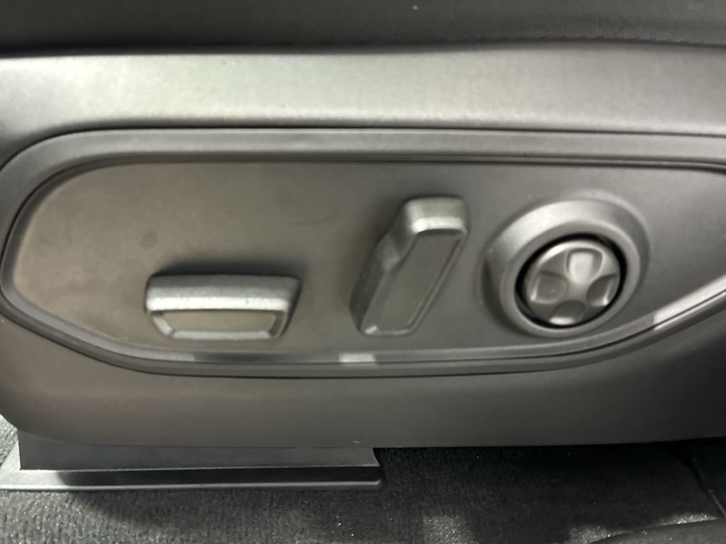 Thumbnail: 2026 Jeep Grand Cherokee - 20