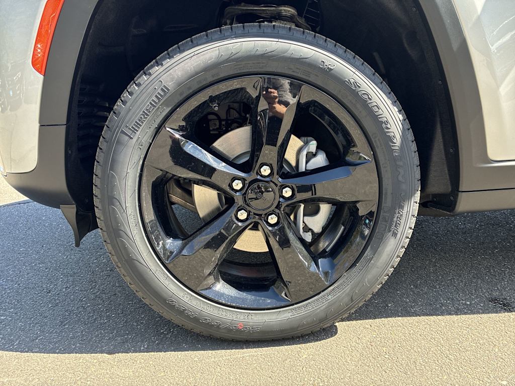Thumbnail: 2026 Jeep Grand Cherokee - 7
