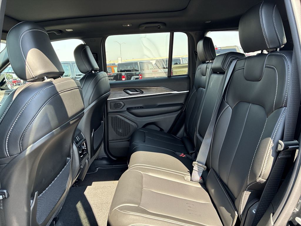 Thumbnail: 2026 Jeep Grand Cherokee - 10