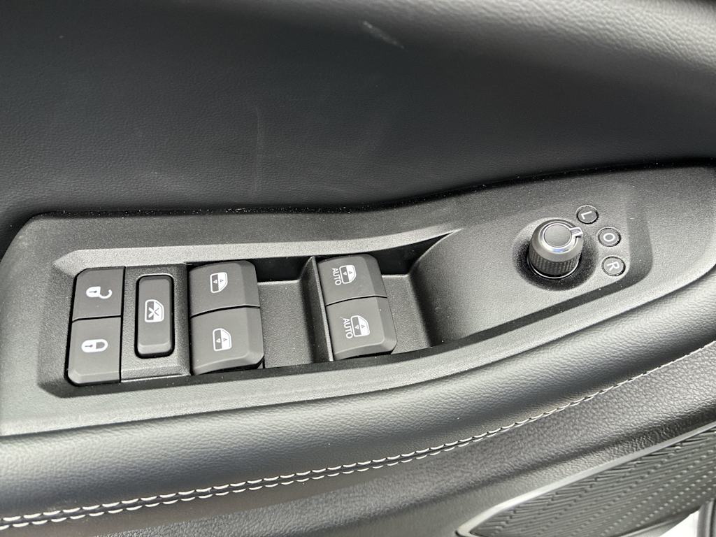 Thumbnail: 2026 Jeep Grand Cherokee - 20