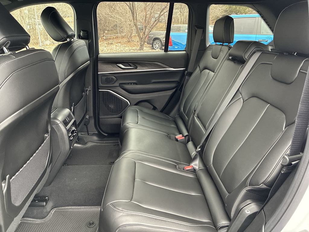 Thumbnail: 2026 Jeep Grand Cherokee - 11