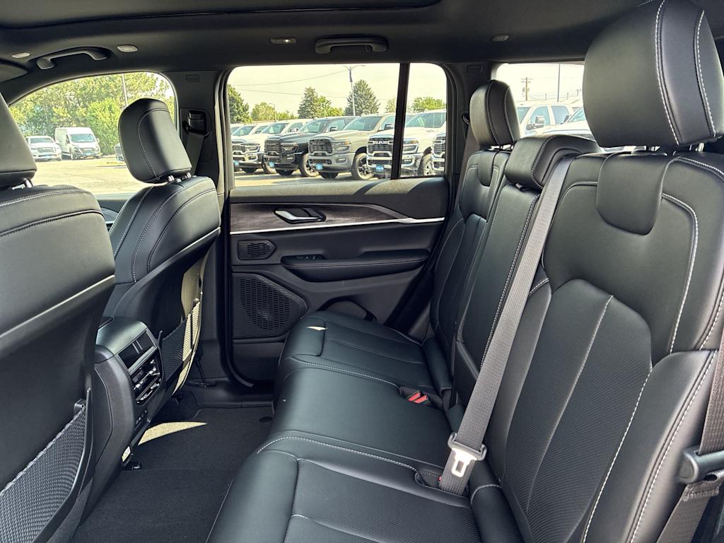 Thumbnail: 2026 Jeep Grand Cherokee - 11