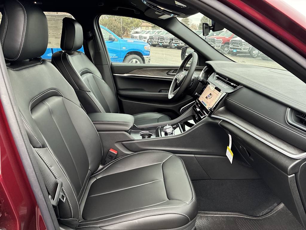 Thumbnail: 2026 Jeep Grand Cherokee - 9