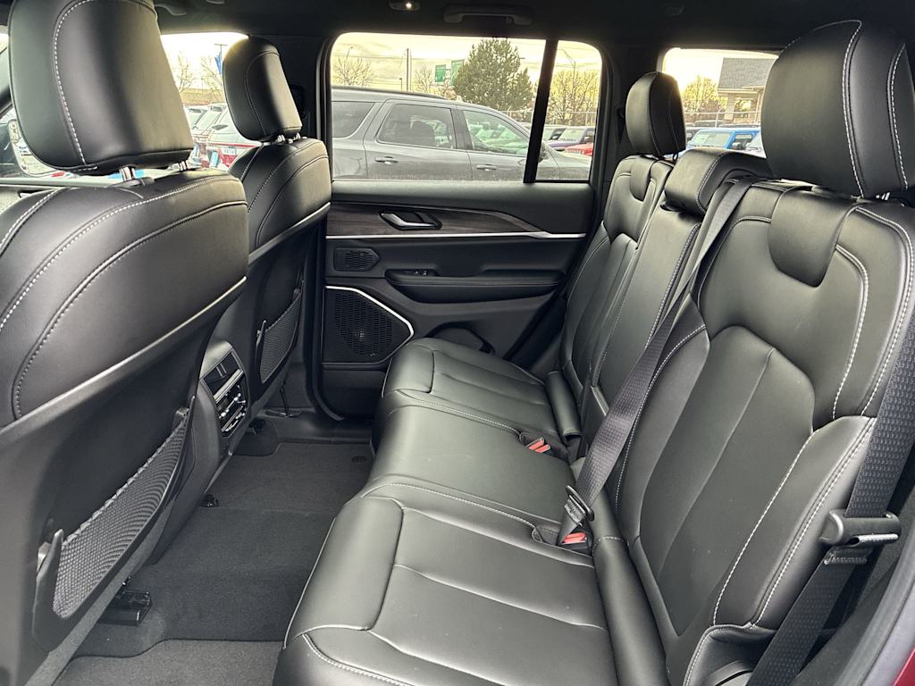 Thumbnail: 2026 Jeep Grand Cherokee - 10