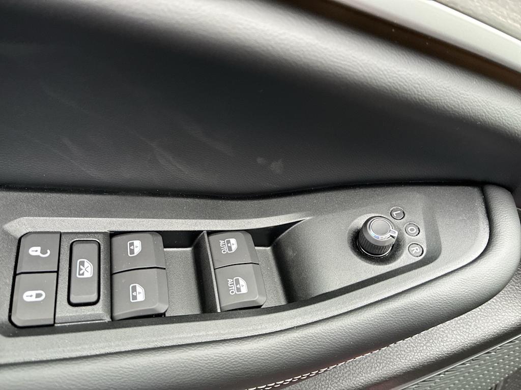 Thumbnail: 2026 Jeep Grand Cherokee - 20