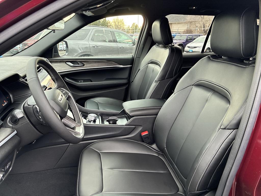 Thumbnail: 2026 Jeep Grand Cherokee - 8