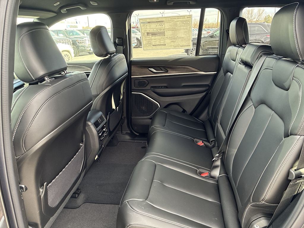 Thumbnail: 2026 Jeep Grand Cherokee - 10