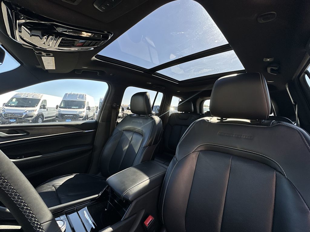 Thumbnail: 2023 Jeep Grand Cherokee - 20