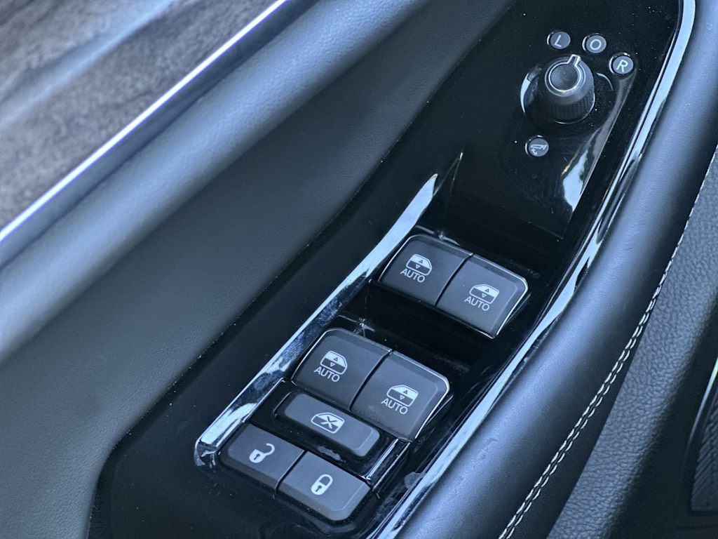 Thumbnail: 2023 Jeep Grand Cherokee - 19