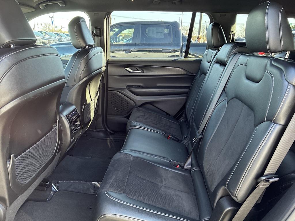 Thumbnail: 2024 Jeep Grand Cherokee L - 11