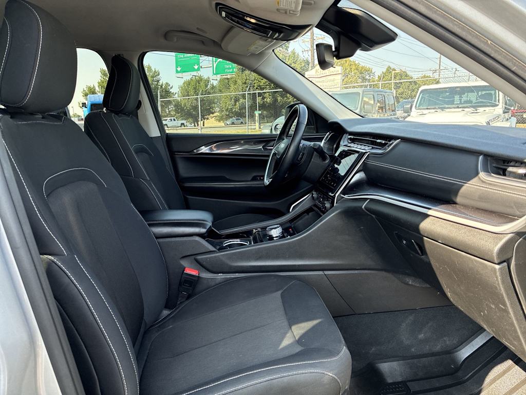 2022 Jeep Grand Cherokee L Laredo - Photo 9