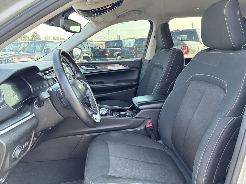 2022 Jeep Grand Cherokee L Laredo - Photo 8