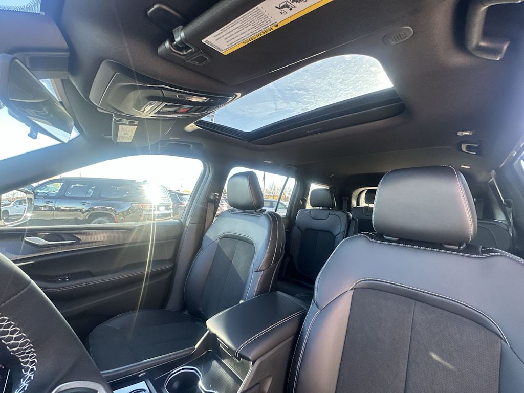 Thumbnail: 2025 Jeep Grand Cherokee L - 8