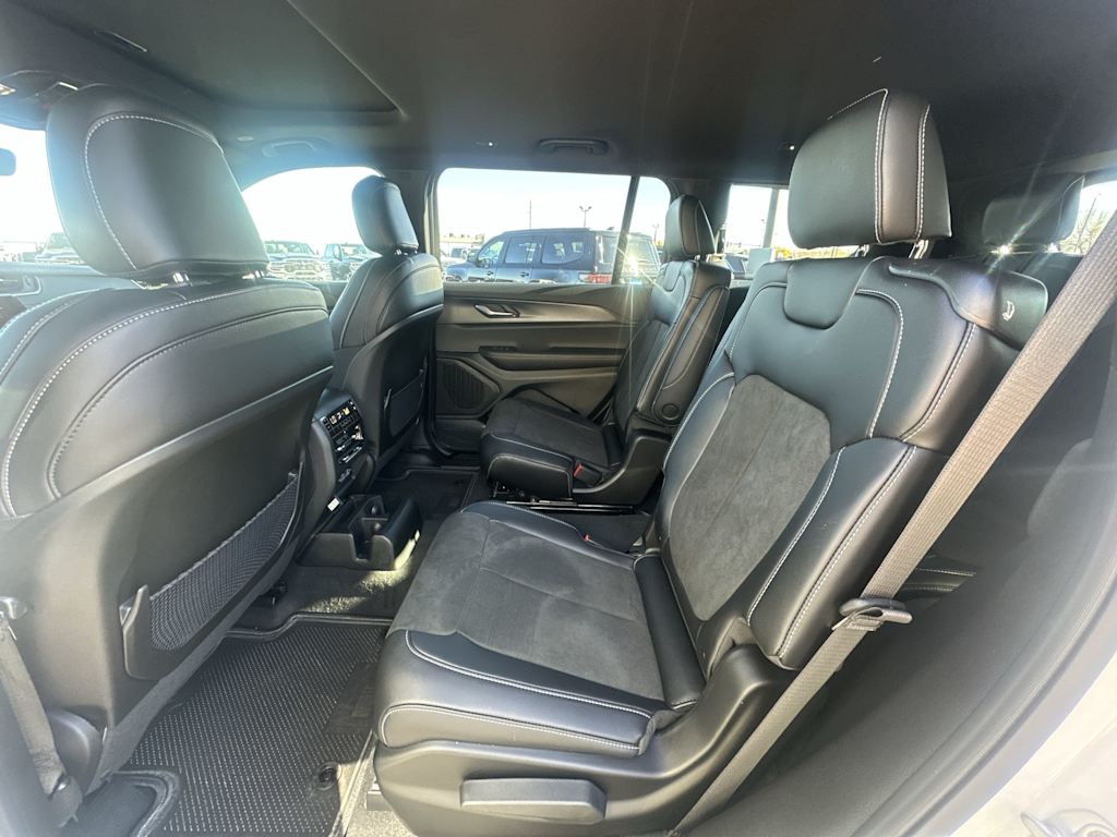 Thumbnail: 2025 Jeep Grand Cherokee L - 9