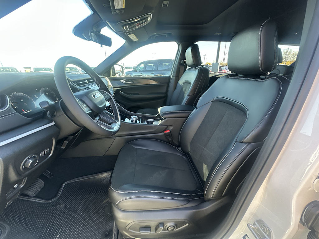 Thumbnail: 2025 Jeep Grand Cherokee L - 7