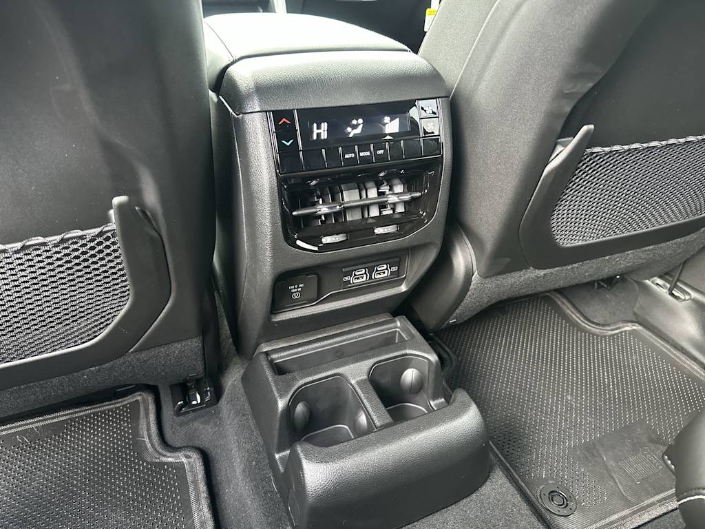 Thumbnail: 2025 Jeep Grand Cherokee L - 23