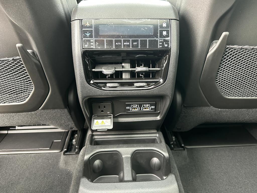 2025 Jeep Grand Cherokee L Limited Edition 19