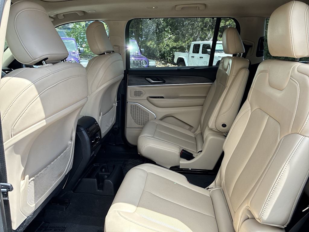 Thumbnail: 2022 Jeep Grand Cherokee L - 11