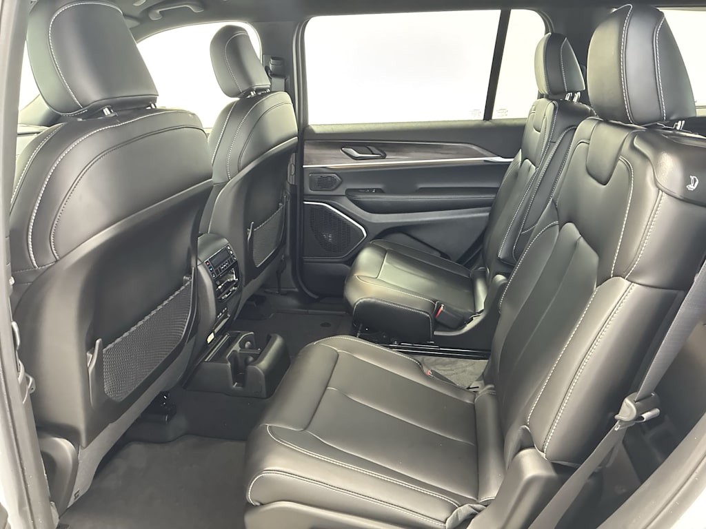 Thumbnail: 2026 Jeep Grand Cherokee L - 10