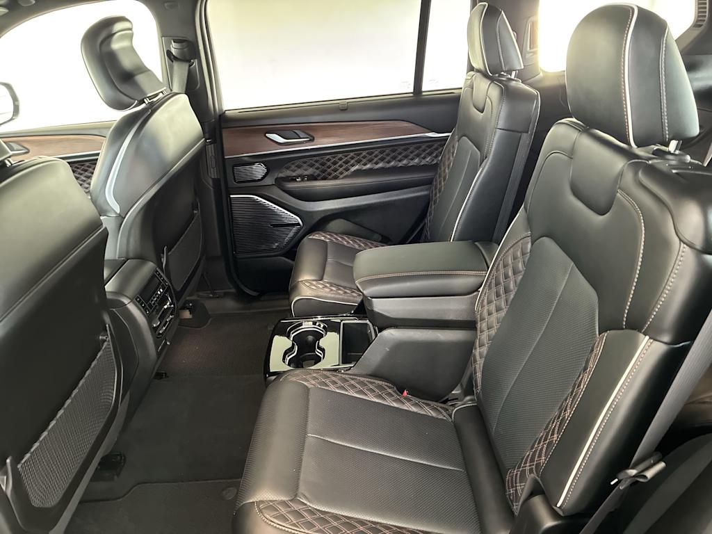 Thumbnail: 2023 Jeep Grand Cherokee L - 11