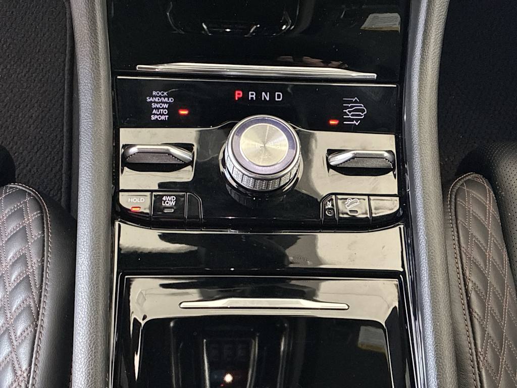 Thumbnail: 2023 Jeep Grand Cherokee L - 24