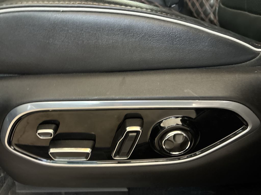 Thumbnail: 2023 Jeep Grand Cherokee L - 19